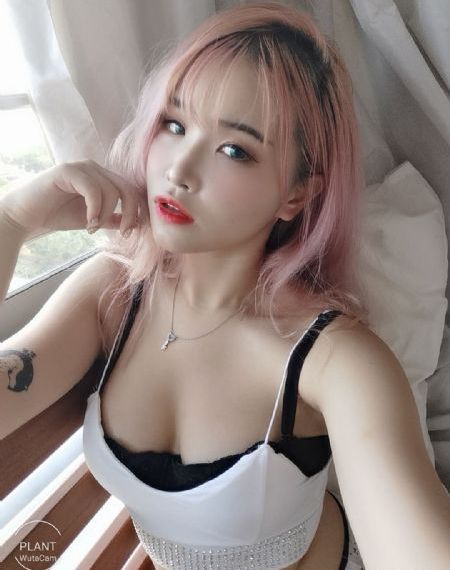 饭冈佳奈子在线