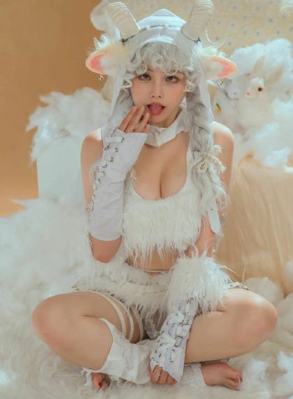 被盯上的女神天使